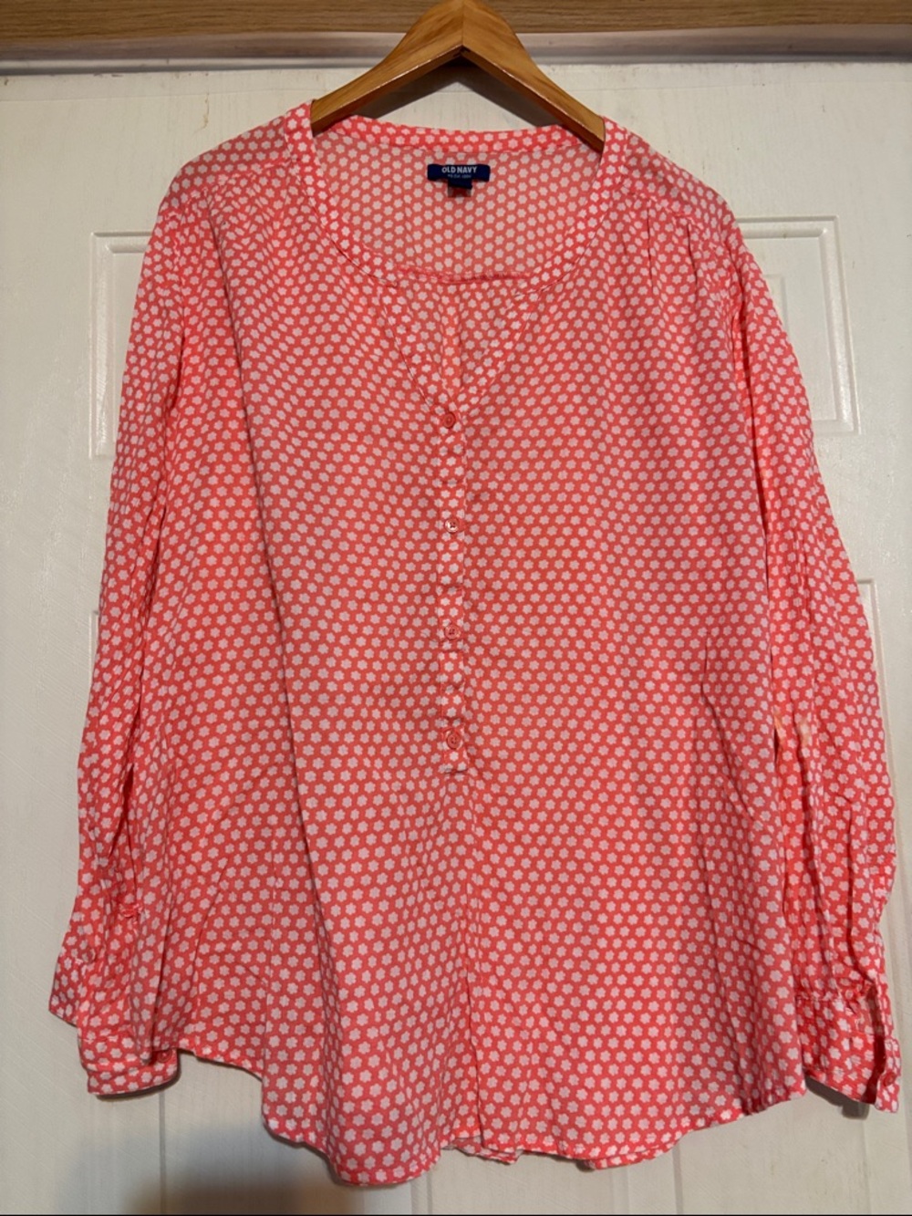 Old Navy Coral-Pink Daisy Button-Front Women's Blouse